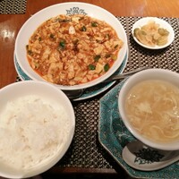 華都飯店 OsakaMetro本町ビル店 - 「麻婆豆腐ランチ」1540円