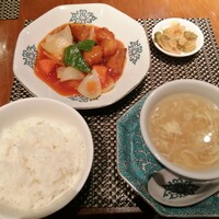 華都飯店 OsakaMetro本町ビル店 - 「酢豚ランチ」1650円