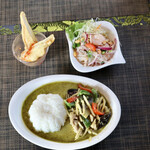 タイ料理ぺっぽい - 鶏肉のグリーンカレーとご飯（B set）