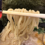 横浜家系ラーメン 盛ト家 - ツルシコ中太麺