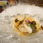 イル アオヤマ - カルトッチョ　クエ、月光百合根、白トリュフ