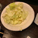 やきとり家すみれ - お通し　塩キャベツ　363円　お代わり無料