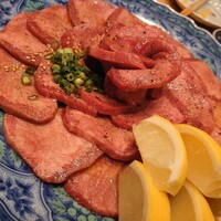 神戸焼肉 金虎 - 