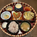 かんざし - 料理写真:旬懐石　１１９９円