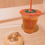 Gong cha - 蒸しパン(くるみ)/阿里山ウーロンティーS(ICE)