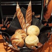 ラトリエ ドゥ ジョエル・ロブション - パン3種