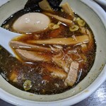 中華そば べんてん -  具材は 短冊チャーシュー、メンマ、ネギ、海苔。 トッピングの味玉