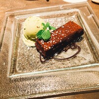 R restaurant & bar - 