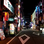 出羽鮨 - 店前通り。