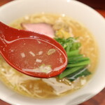 三馬路 東京店 - 塩そばのスープ