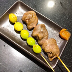 三酉屋 - ぎんなん220円、はつ塩165円