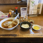 Teuchi Ramen Hayabusa - 味玉醤油ラーメンとランチDセットです。