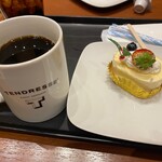SAINT GERMAN TENDRESSE - コーヒーとレアチーズケーキ