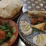 アラビアレストラン　ゼノビア - ゼノビアランチ ペースト、チキンロール、ナンが美味しいです。ナンは焼きたてが◎