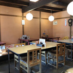 Cafe karin - テーブルと座敷