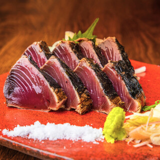 The famous straw-grilled bonito seared with salt