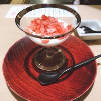 銀座 結絆 - ★7燻製した杏仁豆腐とまるごとイチゴかき氷