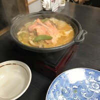割烹 うおまん 中之島店 - 秋鮭のちゃんちゃん焼き