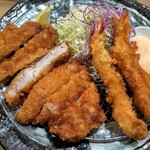 とんかつ屋 桜、、さくら咲く・・・日。 - サーピスロース海老ランチ