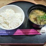 とんかつ屋 桜、、さくら咲く・・・日。 - ご飯＆味噌汁