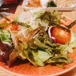 肉の変態集団 疾風ホルモン - サラダ