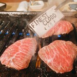 肉の変態集団 疾風ホルモン - このサシは焼くと消えますよ！