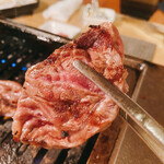 肉の変態集団 疾風ホルモン - 不思議な柔らかさとコクのある旨味