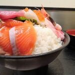 三是 - 大海鮮丼（特盛）1,100円