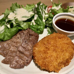 Sendai Gyuutan Date Sa-Mon Sandaime Bunji - 牛たん&牛たんコロッケ定食、単品とろろ