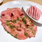 タンとタン焼肉いわしげ - 