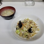 大龍 - 野菜炒め＆味噌汁
