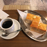 Onri - 厚焼きトースト＋ブレンドコーヒー