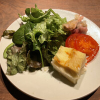 ERUTAN RESTAURANT BAR - ランチのサラダ