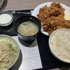 Chuukaryourimoriraku - 唐揚げ定食700円（＋サービスの唐揚げ2つ）