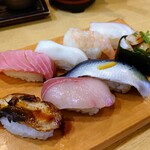 Gontarosushi - 令和3年12月 平日ランチタイム(11:00〜12:00)
                      早得ランチ 550円