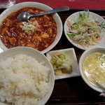 五修堂 - 麻婆豆腐丼分離Ver（７００円）（２０１２年１２月）。