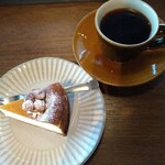 ブルー ムーン カフェ - ニューヨークチーズケーキ　アフター珈琲
