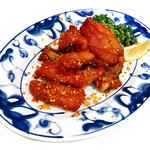 Fried spareribs with garlic