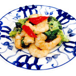 Stir-fried broccoli and shrimp with salt