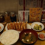 元祖仙台ひとくち餃子 あずま - Ｗ餃子(14個)定食890円
