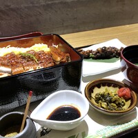 緩音 - ◆うな重(1300円）・・10分弱で提供されました。鰻の肝焼きが付くのは嬉しい。