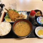 日本橋焼餃子 極 - アジフライ定食＋豚汁変更