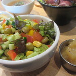 Nariyuki - チョップドサラダのドレッシング（チャツネ）は3種類から選べます
