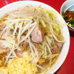 ラーメン二郎 - ラーメン半分＋ニンニク多め＋青ネギ