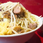 ラーメン二郎 - ラーメン半分＋ニンニク多め＋青ネギ