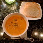 スモーレスト・バー  - 冬の新作、えびトマトクリームシチュー。玉ねぎ・しめじも入って食べ応え十分