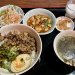Taiwan Kateiryouri Jasumin - 台湾ルーロー飯と麻婆豆腐セット