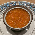 肉割烹 岡田前 - 松阪牛の茶碗蒸し 襟裳岬のイクラ添え