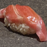 くるますし - 195kgのマグロの砂ずり