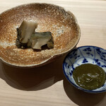 くるますし - 非常に柔らかいアワビをアワビの肝ソースでいただく